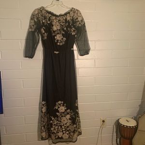 Off the shoulder Floral Embroidery Maxi Dress